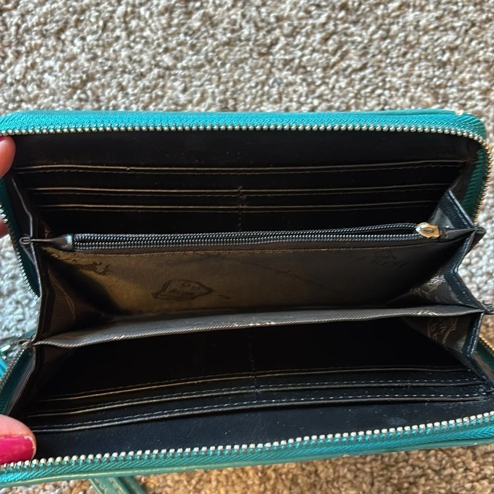 Wristlet/clutch